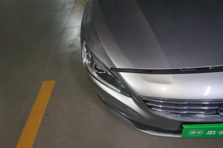 Used Volvo S60 2014 S60L 2.0T Zhiyuan Edition Right Front Headlight