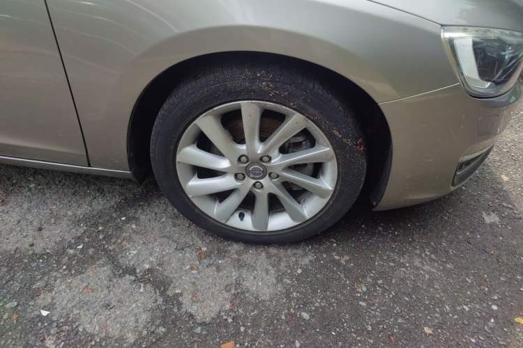 Used Volvo S60 2014 T5 Zhiyi Edition Right Front Wheel Hub