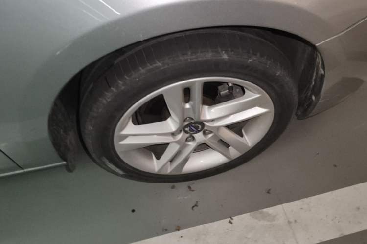 Used Volvo S60 2014 S60L T5 Intelligent Drive Edition Right Front Wheel Hub