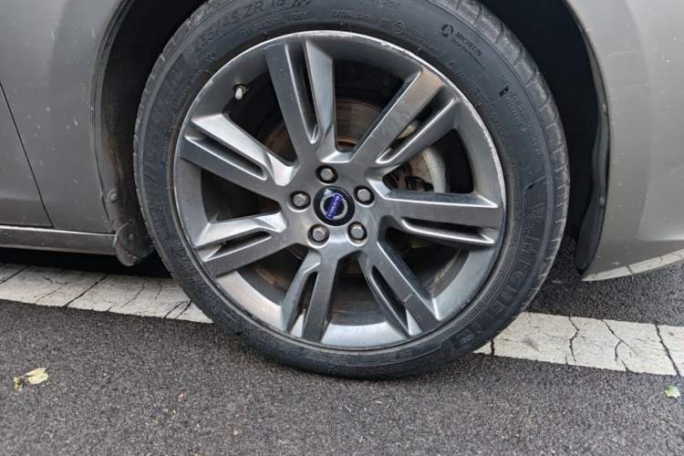 Used Volvo S60 2014 S60L T5 Smart Upgrade Edition Right Front Wheel Hub