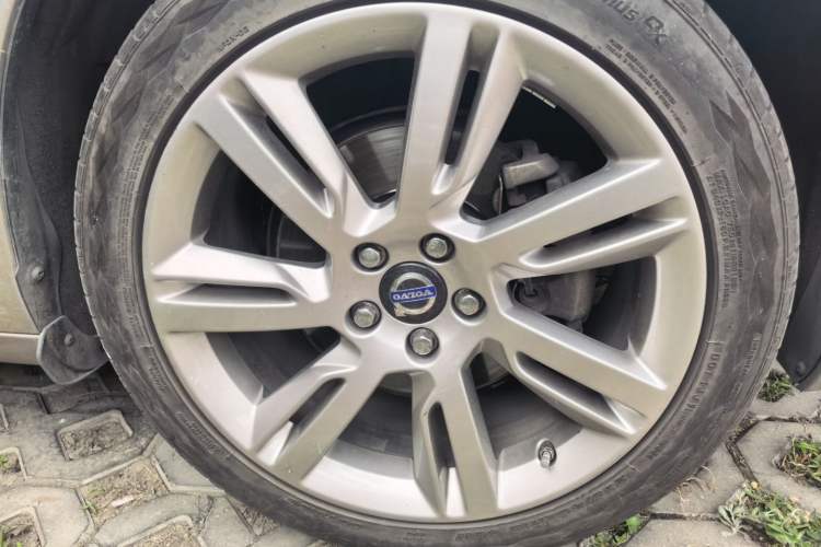Used Volvo S60 2014 S60L T5 Smart Upgrade Edition Right Front Wheel Hub