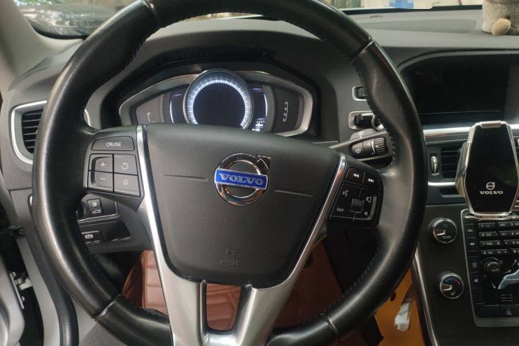 Used Volvo S60 2014 S60L T5 Intelligent Drive Edition Steering Wheel