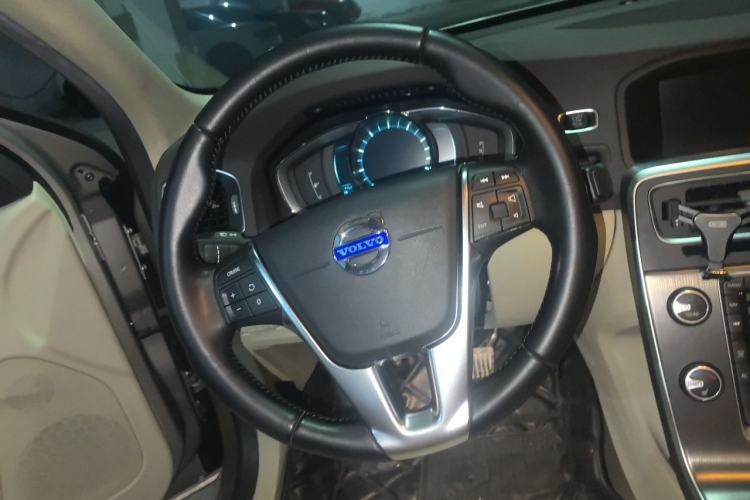 Used Volvo S60 2014 S60L T5 Intelligent Drive Edition Steering Wheel