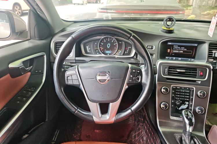 Used Volvo S60 2014 S60L T5 Intelligent Drive Edition Steering Wheel
