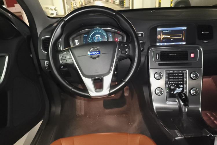 Used Volvo S60 2014 S60L T5 Intelligent Drive Edition Steering Wheel