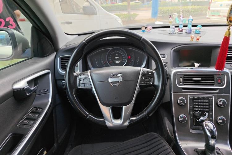 Used Volvo S60 2014 S60L 2.0T Intelligent Upgrade Edition Steering Wheel