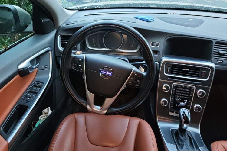 Used Volvo S60 2014 S60L T5 Smart Upgrade Edition Steering Wheel