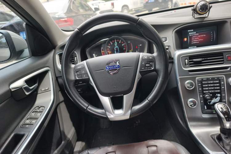Used Volvo S60 2014 S60L T5 Intelligent Drive Edition Steering Wheel