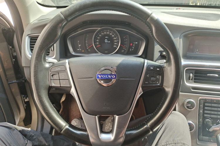 Used Volvo S60 2014 S60L 2.0T Zhiyuan Edition Steering Wheel