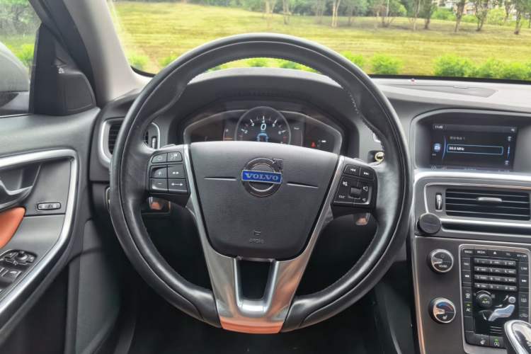 Used Volvo S60 2014 S60L T5 Smart Upgrade Edition Steering Wheel