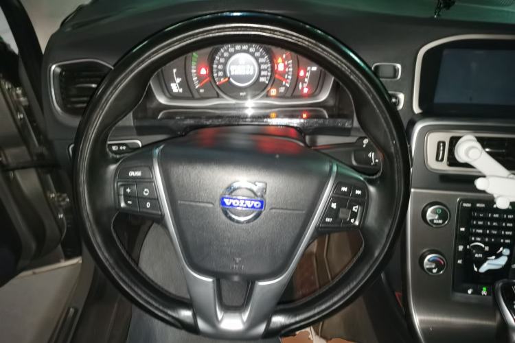 Used Volvo S60 2014 S60L 2.0T Zhiyuan Edition Steering Wheel