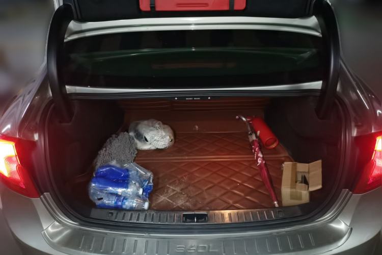 Used Volvo S60 2014 S60L 2.0T Zhiyuan Edition Trunk