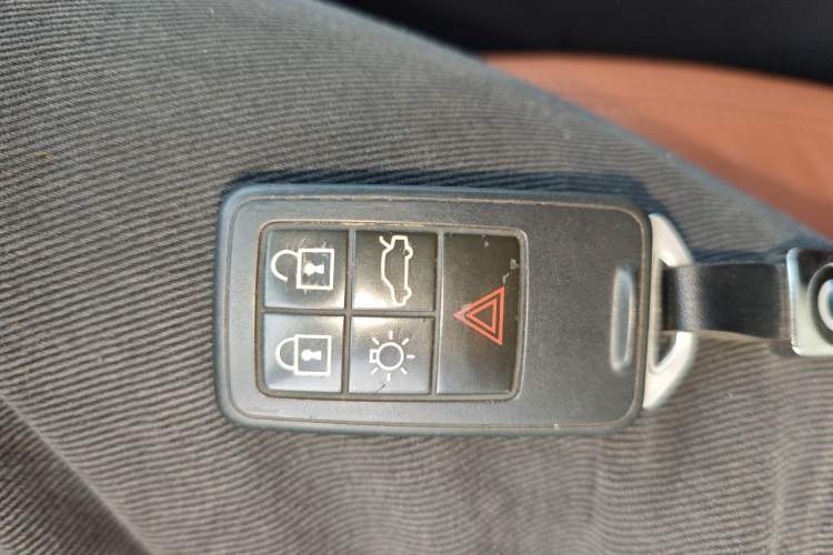 Used Volvo S60 2014 S60L 2.0T Zhiyuan Edition Vehicle Key