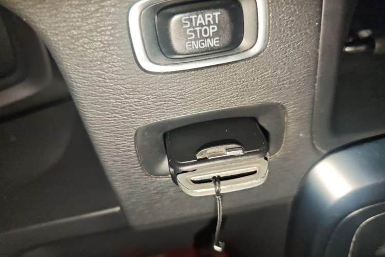 Used Volvo S60 2014 S60L 2.0T Zhiyuan Edition Vehicle Key