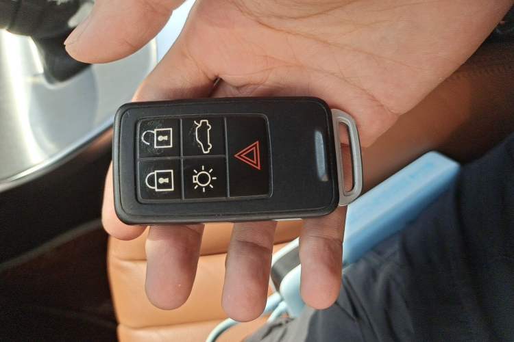 Used Volvo S60 2014 S60L 2.0T Zhiyuan Edition Vehicle Key