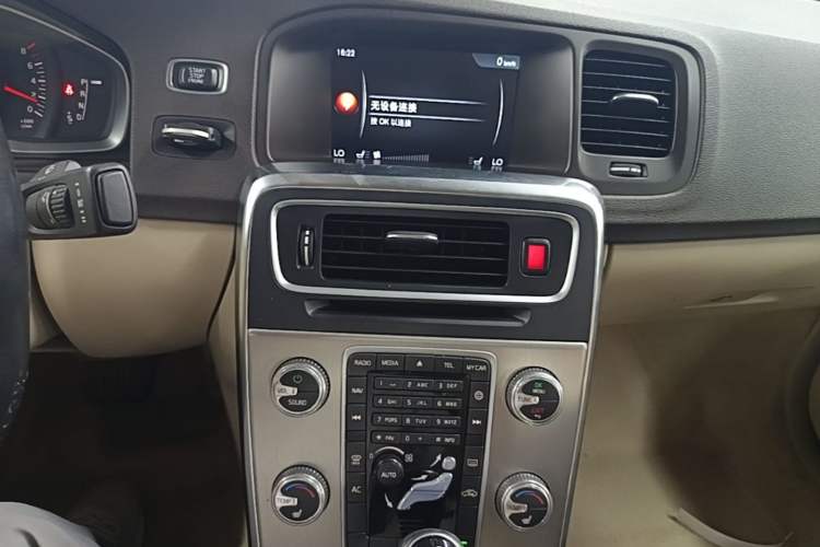 Used Volvo S60 2014 S60L 2.0T Zhiyuan Edition Audio And AC Panel