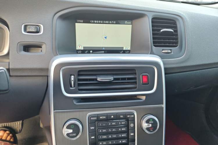 Used Volvo S60 2014 S60L T5 Intelligent Drive Edition Audio And AC Panel