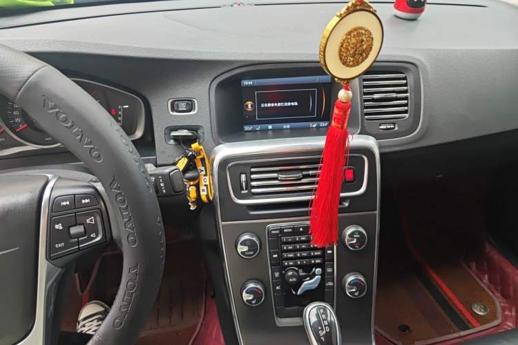 Used Volvo S60 2014 T5 Zhiyi Edition Audio And AC Panel