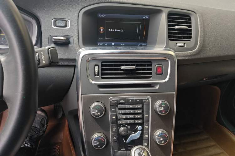 Used Volvo S60 2014 S60L T5 Intelligent Drive Edition Audio And AC Panel