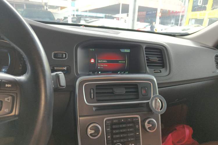 Used Volvo S60 2014 S60L T5 Intelligent Drive Edition Audio And AC Panel
