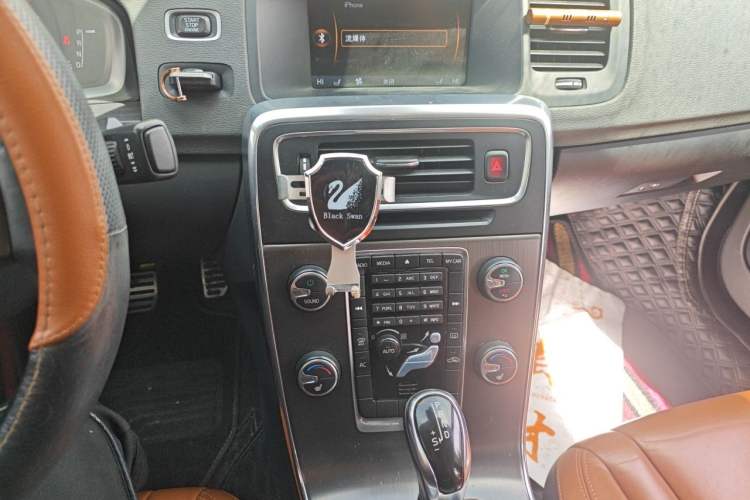 Used Volvo S60 2014 T5 Zhiyi Edition Audio And AC Panel