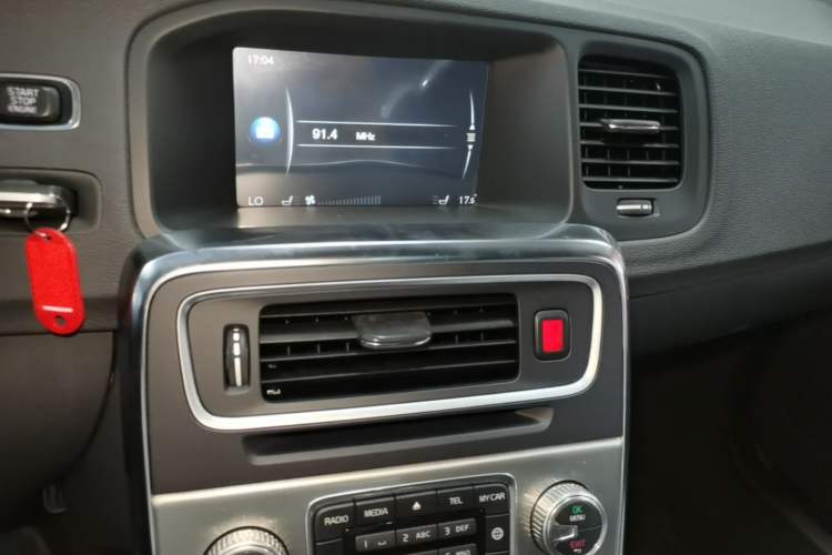 Used Volvo S60 2014 S60L 2.0T Zhiyuan Edition Audio And AC Panel
