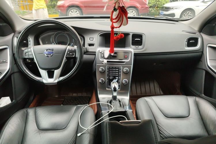 Used Volvo S60 2014 S60L T5 Smart Upgrade Edition Center Console