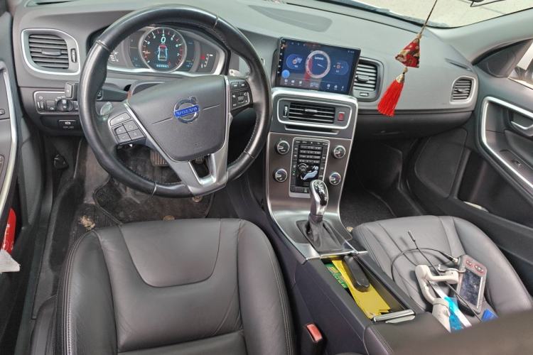 Used Volvo S60 2014 S60L T5 Intelligent Drive Edition Center Console
