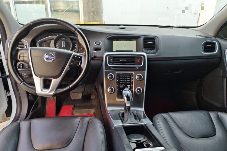 Used Volvo S60 2014 S60L T5 Intelligent Drive Edition Center Console