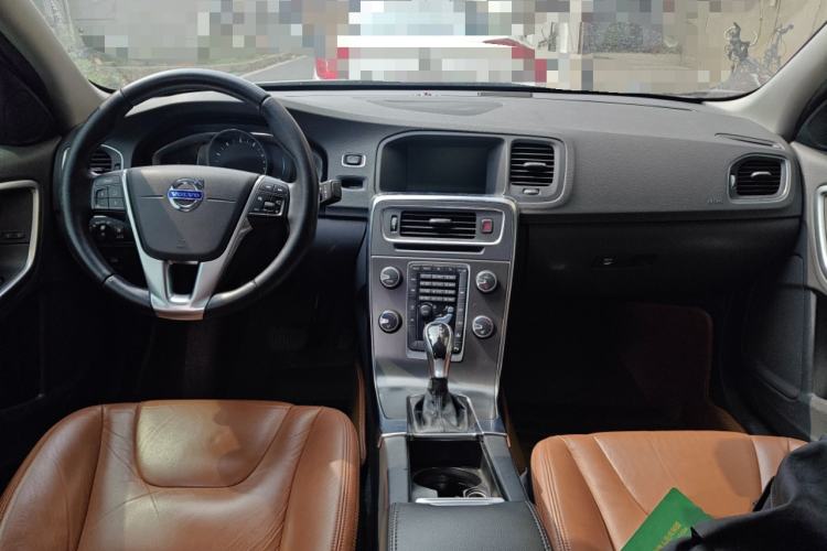 Used Volvo S60 2014 S60L T5 Intelligent Drive Edition Center Console