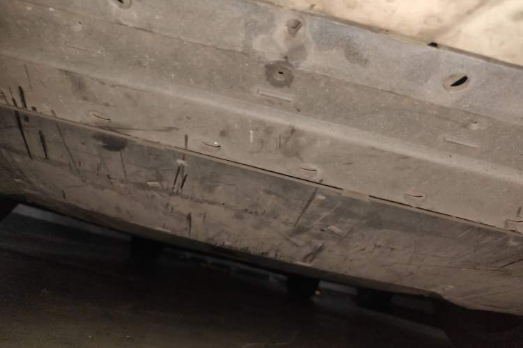 Used Volvo S60 2014 S60L 2.0T Zhiyuan Edition Chassis Front