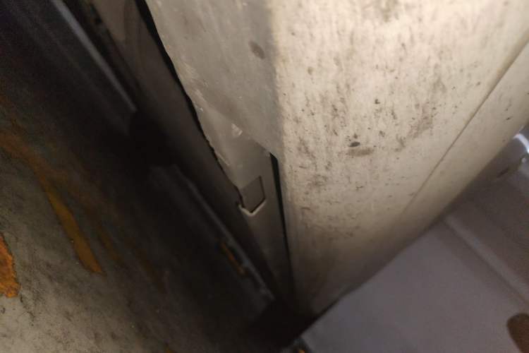 Used Volvo S60 2014 S60L 2.0T Zhiyuan Edition Chassis Front Left