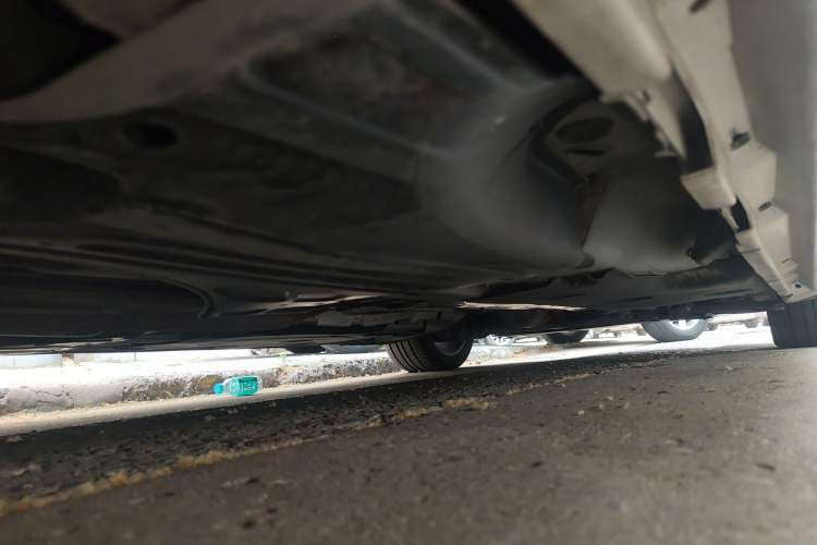 Used Volvo S60 2014 S60L 2.0T Zhiyuan Edition Chassis Front Left