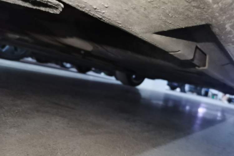 Used Volvo S60 2014 S60L 2.0T Zhiyuan Edition Chassis Front Left