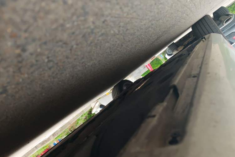 Used Volvo S60 2014 S60L 2.0T Zhiyuan Edition Chassis Front Right