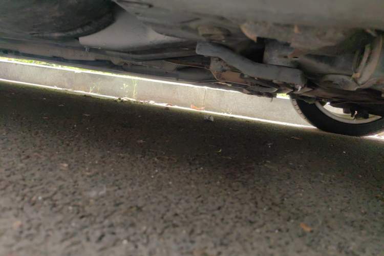 Used Volvo S60 2014 S60L 2.0T Zhiyuan Edition Chassis Front Right