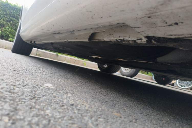 Used Volvo S60 2014 S60L 2.0T Zhiyuan Edition Chassis Front Right