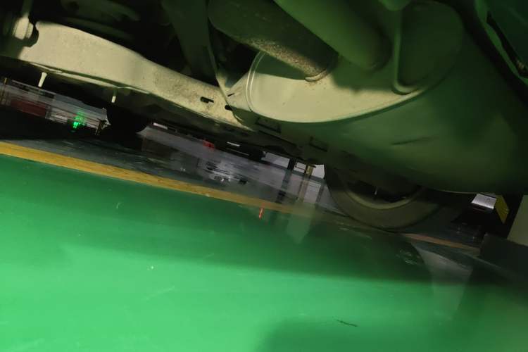 Used Volvo S60 2014 S60L 2.0T Zhiyuan Edition Chassis Rear