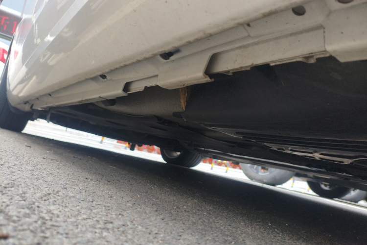 Used Volvo S60 2014 S60L 2.0T Zhiyuan Edition Chassis Rear Left