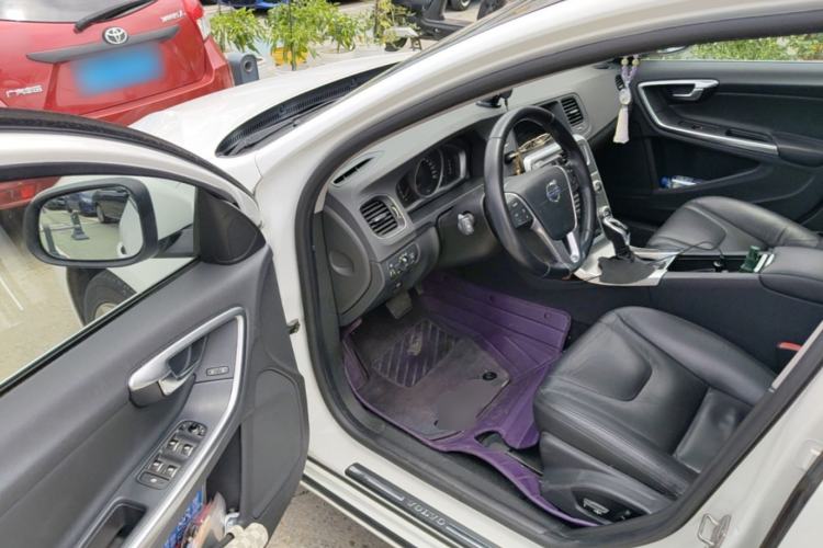Used Volvo S60 2014 S60L 2.0T Zhiyuan Edition Driver Seat