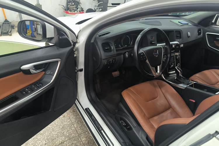 Used Volvo S60 2014 S60L T5 Intelligent Drive Edition Driver Seat