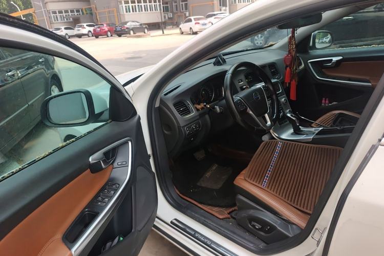 Used Volvo S60 2014 S60L 2.0T Zhiyuan Edition Driver Seat