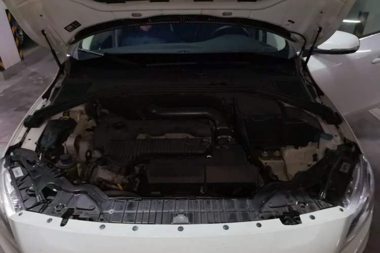 Used Volvo S60 2014 S60L T5 Intelligent Drive Edition Engine Bay
