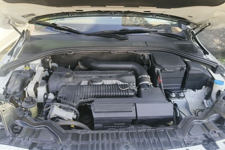 Used Volvo S60 2014 S60L T5 Intelligent Drive Edition Engine Bay