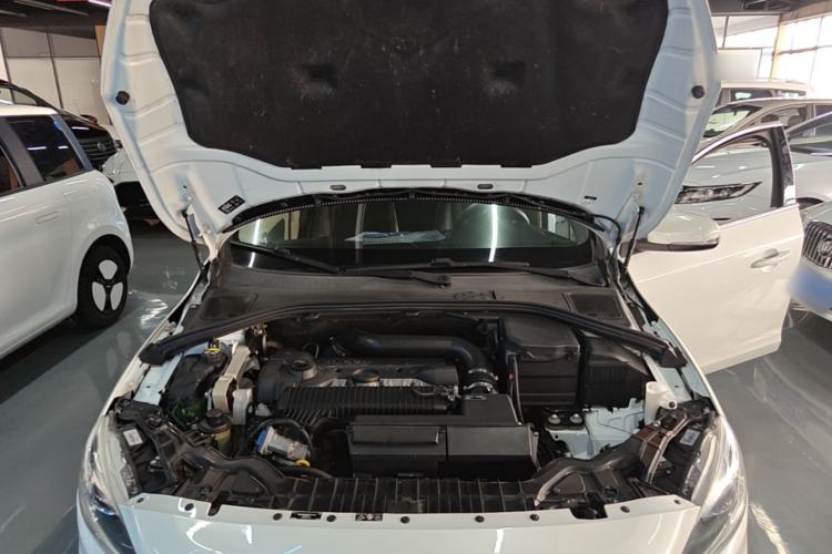 Used Volvo S60 2014 S60L 2.0T Zhiyuan Edition Engine Bay