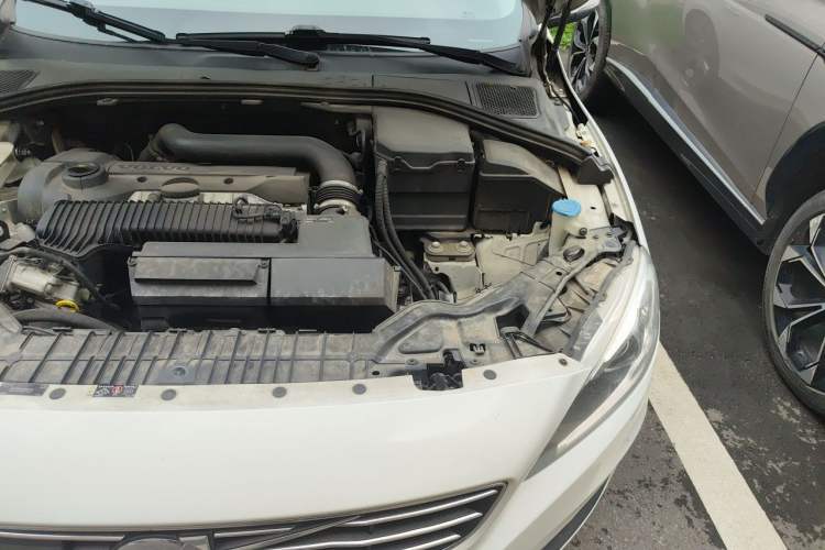 Used Volvo S60 2014 S60L T5 Smart Upgrade Edition Engine Bay Left
