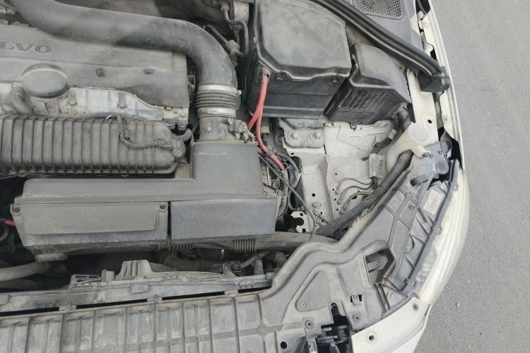 Used Volvo S60 2014 S60L 2.0T Zhiyuan Edition Engine Bay Left