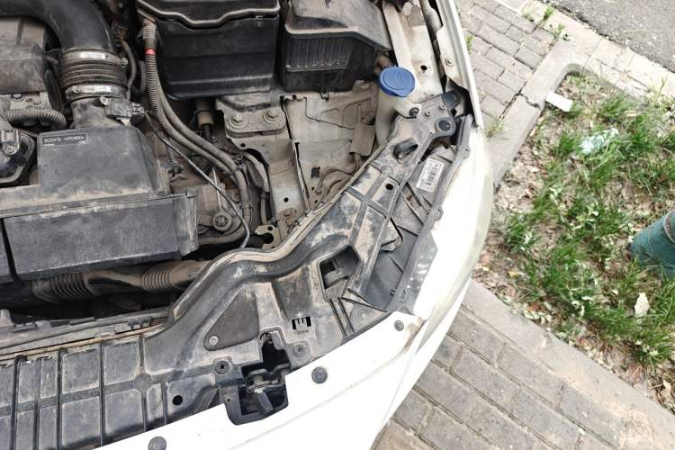 Used Volvo S60 2014 S60L T5 Intelligent Drive Edition Engine Bay Left