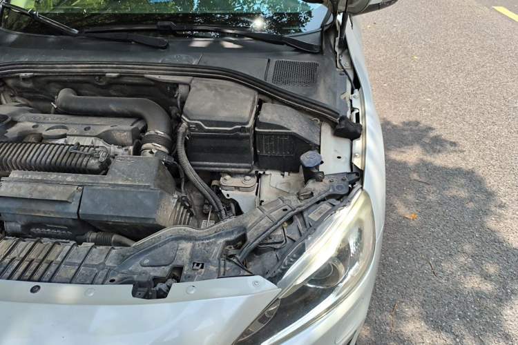 Used Volvo S60 2014 T5 Zhiyi Edition Engine Bay Left