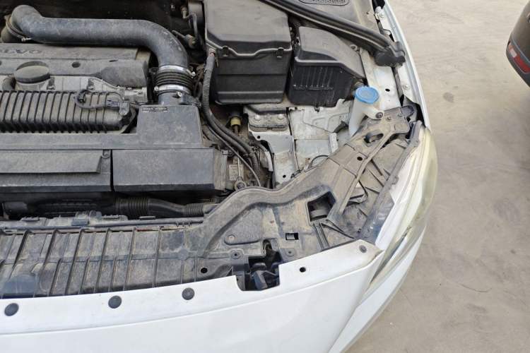 Used Volvo S60 2014 S60L T5 Intelligent Drive Edition Engine Bay Left